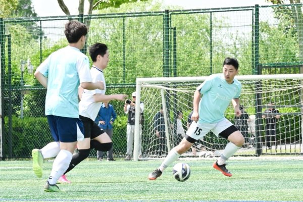 科元网  2025年上海城市业余联赛第六届梦之蓝·“红双喜杯”业余足球争霸赛开幕